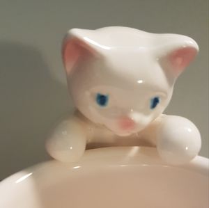 5.5" porcelain white creamer vase cup with kitty cat kitten handle figurine